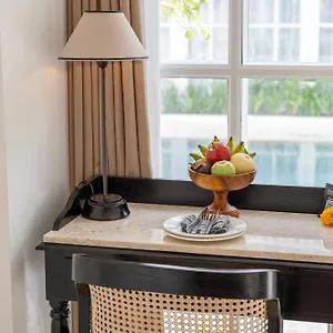 https://colony-seminyak.ubudhotelsnow.com